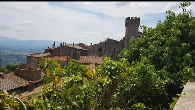 Villa La grotta nel borgo Roccastrada